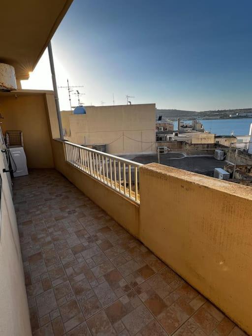 Conmal Penthouse In Mellieha Bay Apartment Exterior foto