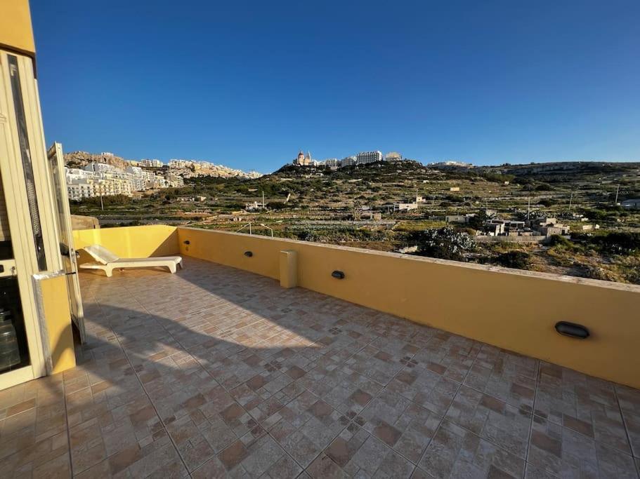 Conmal Penthouse In Mellieha Bay Apartment Exterior foto