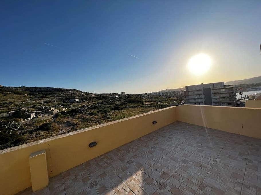 Conmal Penthouse In Mellieha Bay Apartment Exterior foto